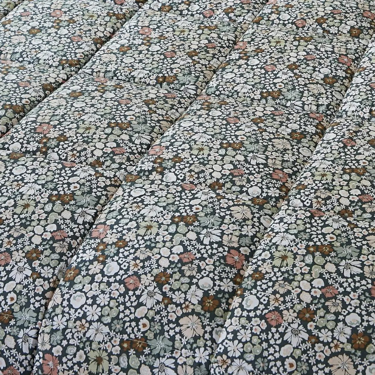 Couette, Oreiller, Traversin|L'EFFET PAPILLON Couette imprimée tempérée (140 x 200 cm) et une taie coton Malia Multicolore