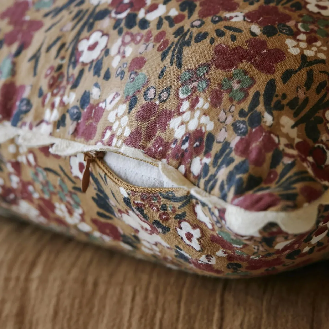 Coussin Et Housse|EMINZA Coussin carré gaze de coton (40 x 40 cm) Constance Camel