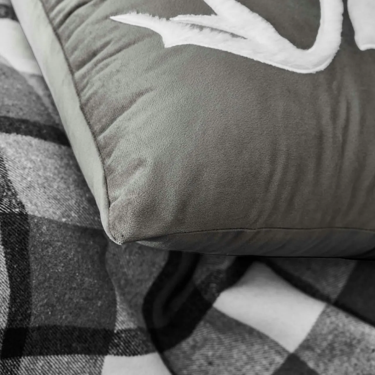 Coussin Et Housse|douceur d'intu017drieur Coussin carré velours (45 x 45 cm) Vik Gris Anthracite