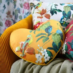 Coussin Et Housse|STOF Coussin cœur effet soie (40 x 40 cm) Emmy Jaune moutarde