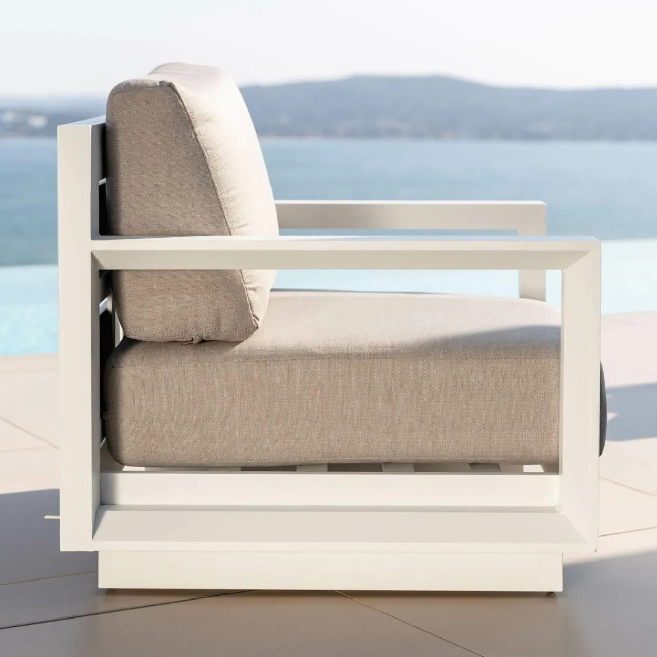 Fauteuil Détente|Canapé, Fauteuil Et Table Basse|MOBELLIA Fauteuil de jardin détente en aluminium Elba Blanc et taupe Blanc - Taupe