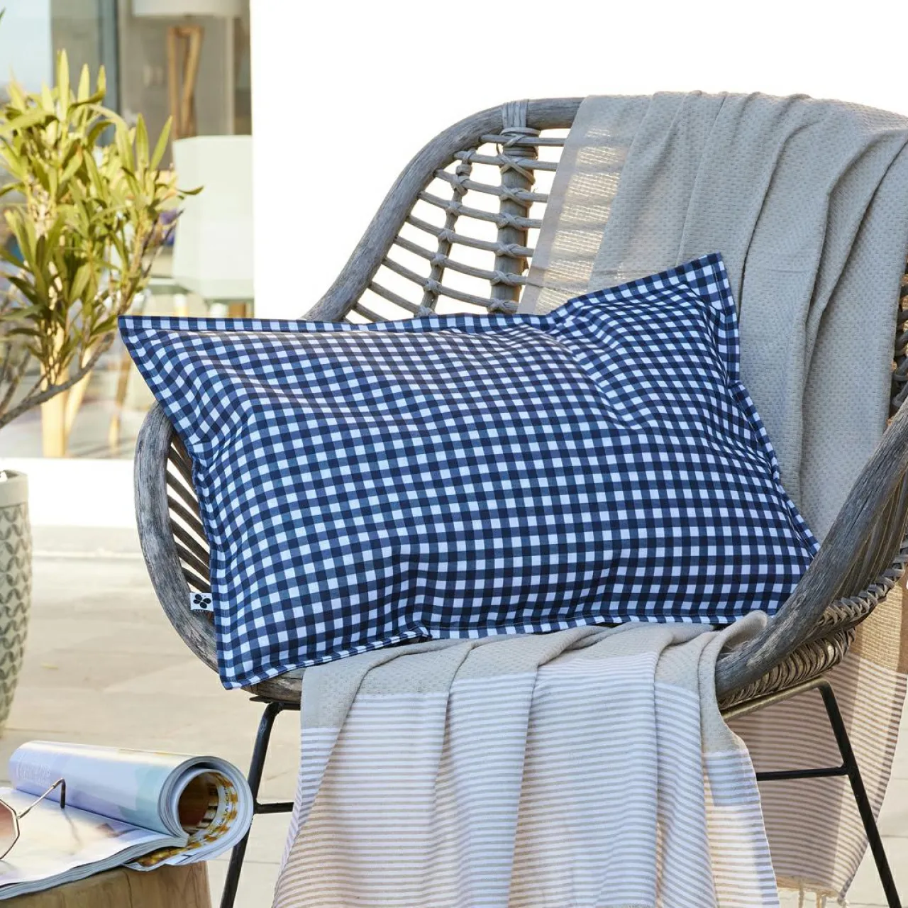 Accessoires Et Coussins|Coussin Déco D'Extérieur|EMINZA Housse de coussin extérieur rectangulaire (40 x 60 cm) Vickie Bleu nuit Vichy bleu