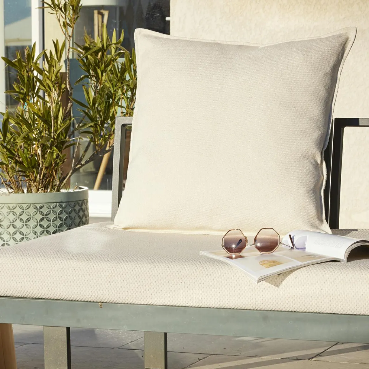 Accessoires Et Coussins|Coussin Déco D'Extérieur|L'effet papillon Housse de coussin extérieur carrée (60 x 60 cm) Naia Ecru