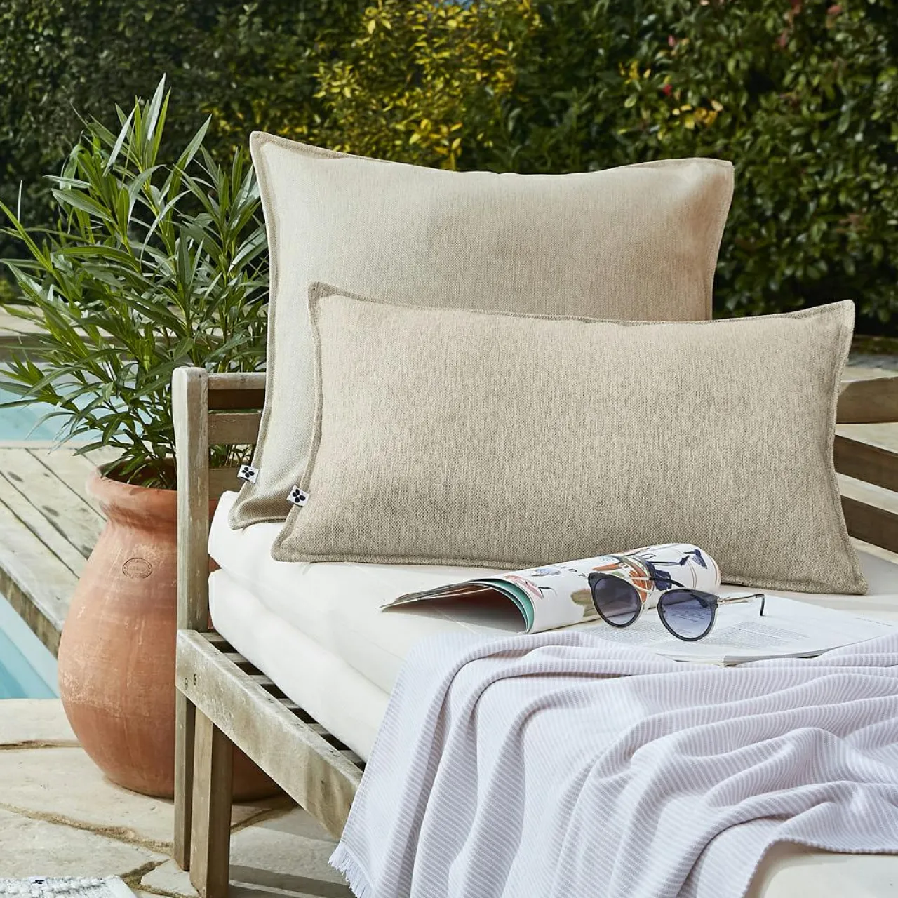 Accessoires Et Coussins|Coussin Déco D'Extérieur|L'effet papillon Housse de coussin extérieur carrée (60 x 60 cm) Naia Beige Sable