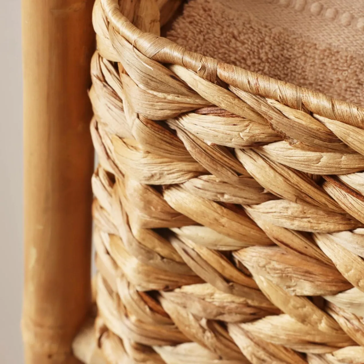 Meuble Salle De Bain|Rangement Salle De Bain|TENDANCE Meuble 3 paniers bambou et jacinthe d'eau (39 x H91 cm) Hanoï Naturel