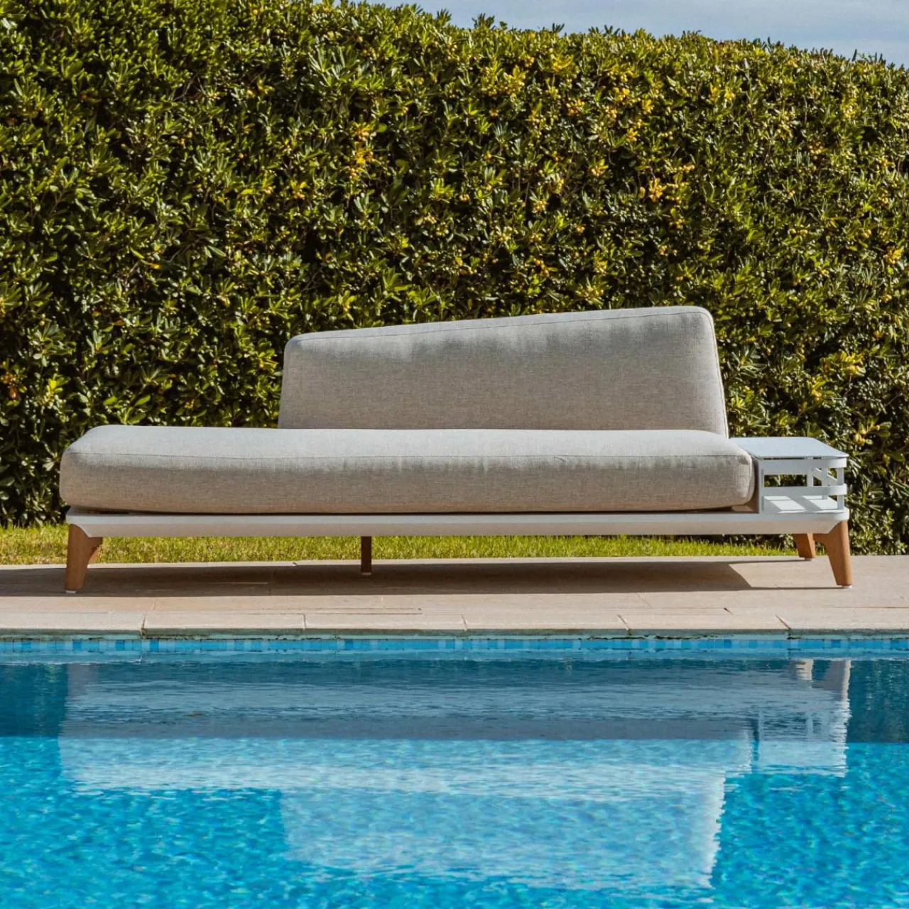 Transat|Canapé, Fauteuil Et Table Basse|MOBELLIA Méridienne de jardin en aluminium Monte Carlo et taupe Blanc