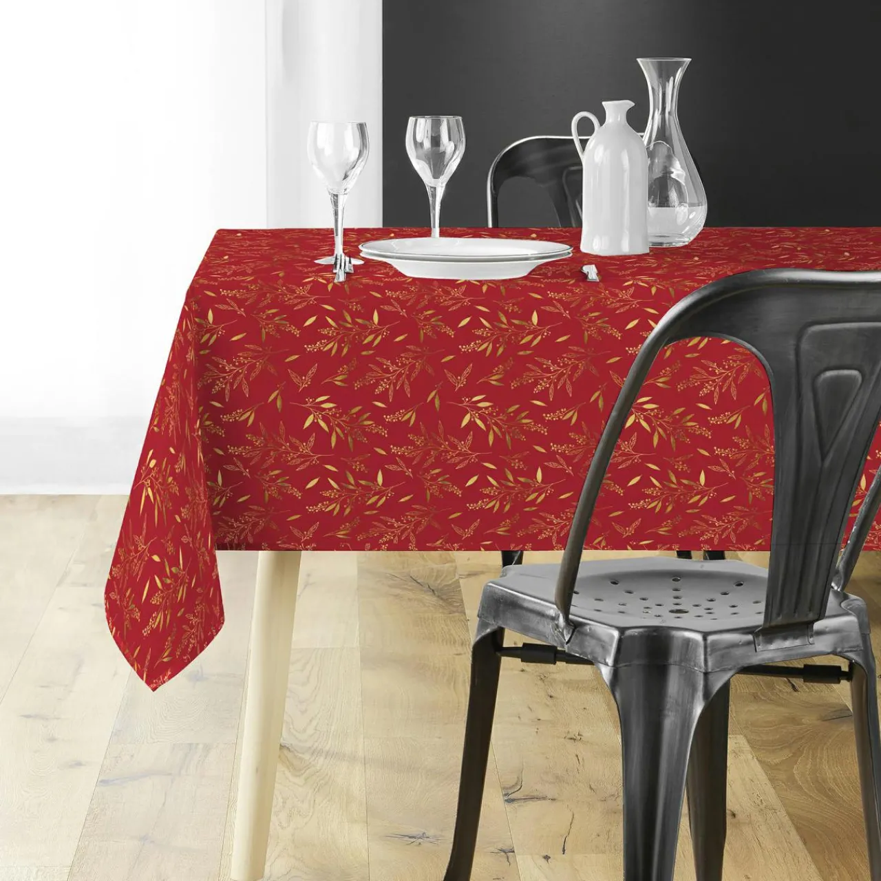 Nappe Et Chemin De Table|Douceur d interieur Nappe de Noël rectangulaire (140 x 240 cm) Naelle et or Rouge