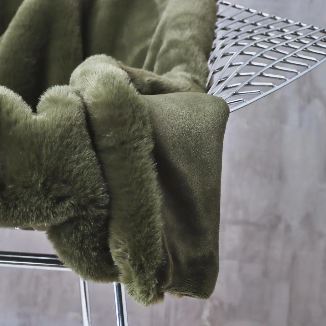 Plaid Et Jeté|EMINZA Plaid fausse fourrure (140 x 200 cm) Finn Vert kaki