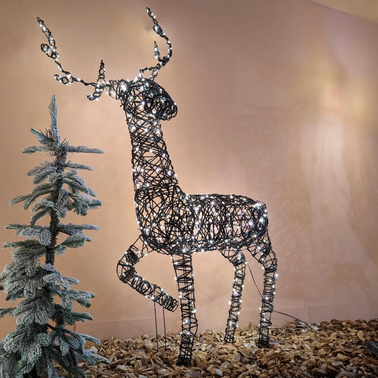 Personnage, Objet Grand Format|Déco Et Objet Lumineux|EMINZA Renne lumineux 360 Micro LED (H124 cm) Glenn résine tressée Brun Blanc chaud Marron