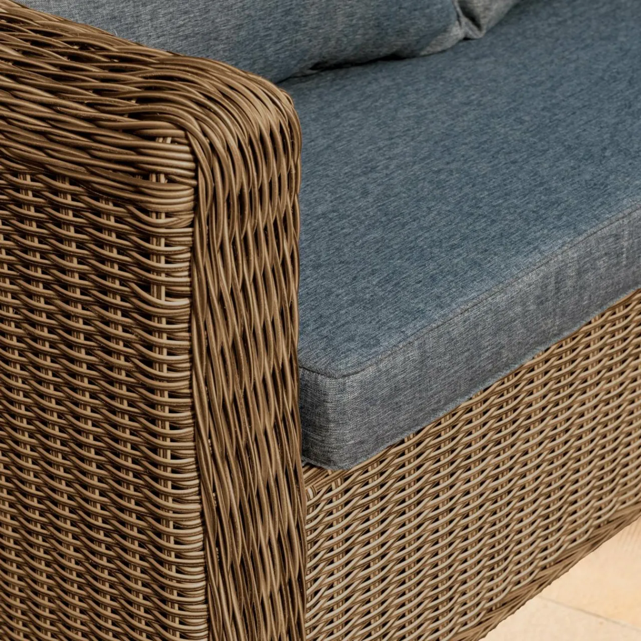 Salon De Jardin|MOBELLIA Salon de jardin en résine tressée 4 places 4 pcs Calvi Sepia et gris foncé Tressé Sepia - Anthracite