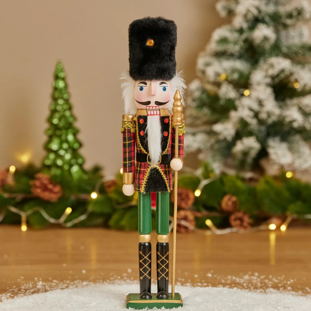 Père Noël, Animaux Et Personnage|KAEMINGK Soldat Casse-noisette en bois (H38 cm) Ernest et Toque d'ours Noir