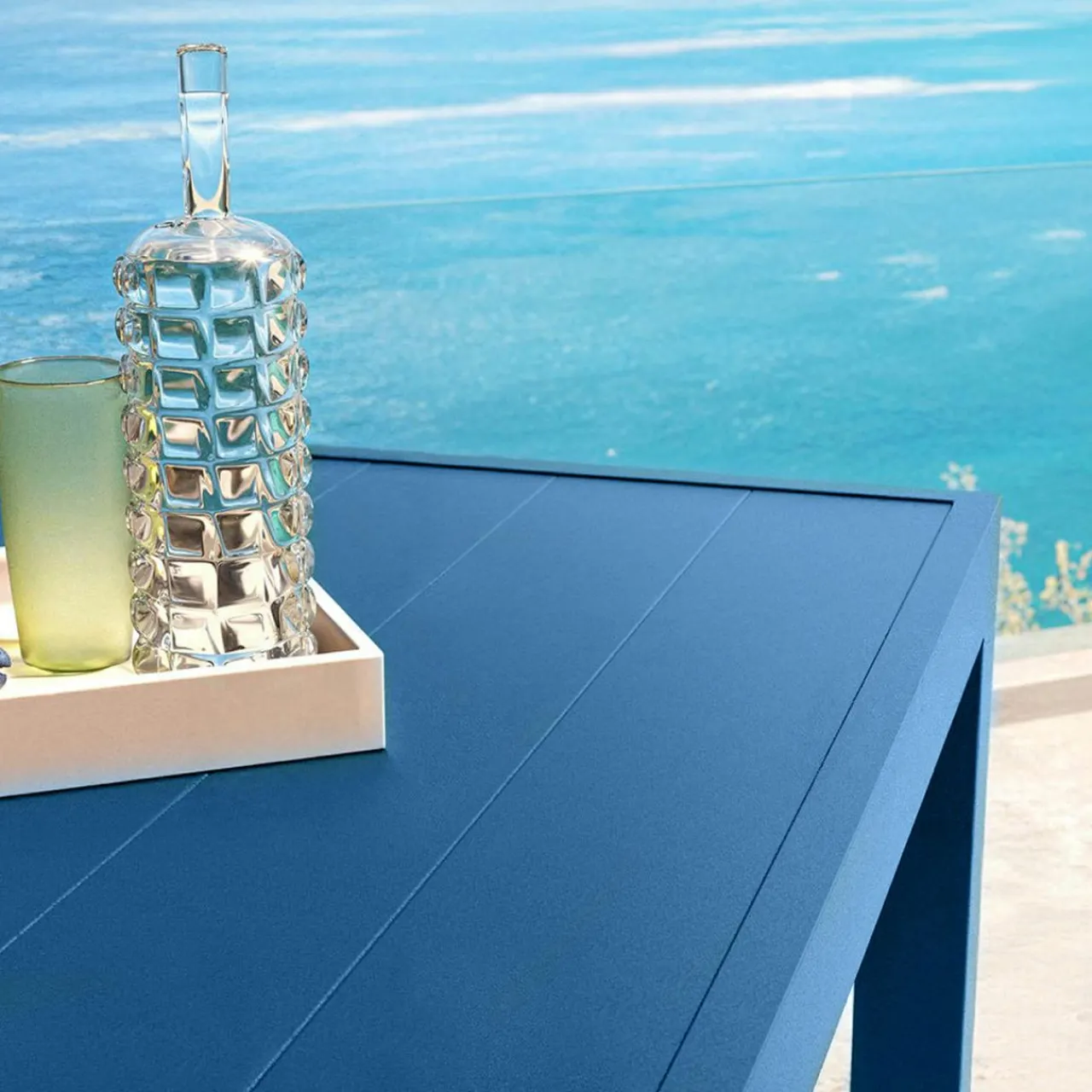 Table De Jardin|Salon De Balcon|MOBELLIA Table de jardin carrée aluminium 8 places (136 x 136 cm) Murano Bleu pétrole