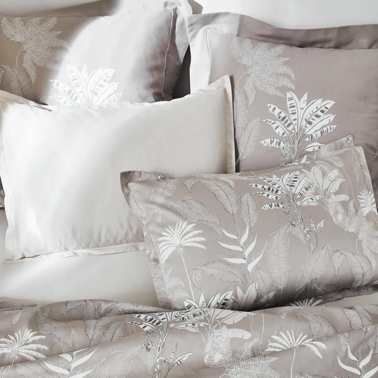 Taie D'Oreiller, Traversin|TRADILINGE Taie d'oreiller carrée satin de coton (65 x 65 cm) Cayenne Marron